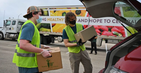 people handing out food