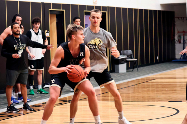 TC men's basketball in scrimmage action.